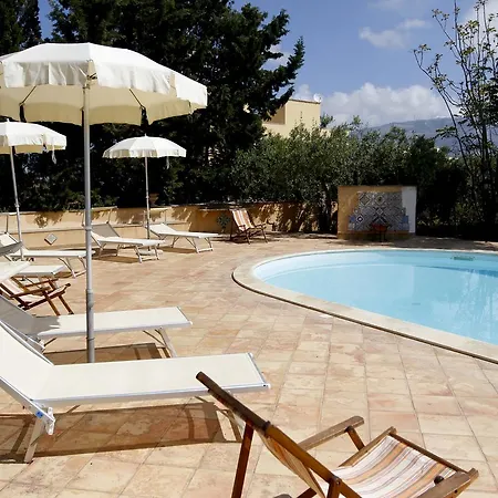 Baglio Costa Di Mandorla 度假居